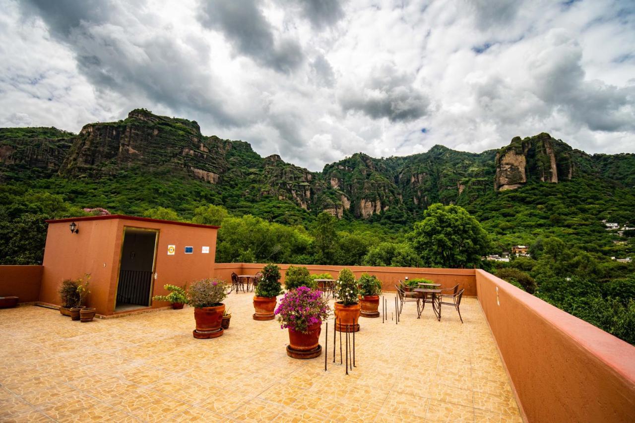 La Piramide Del Tepozteco Hotel Тепоцтлан Екстериор снимка