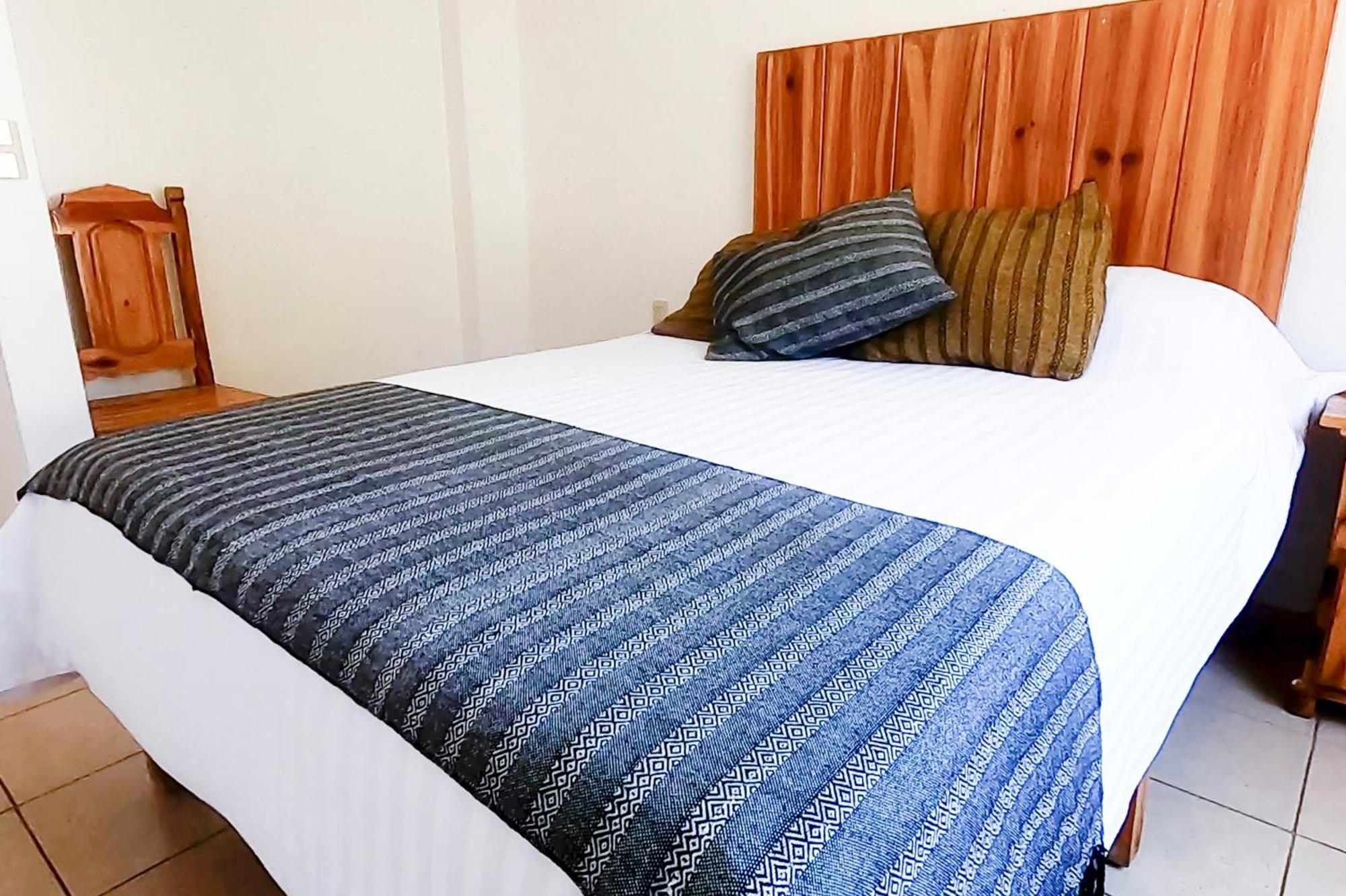 La Piramide Del Tepozteco Hotel Тепоцтлан Екстериор снимка