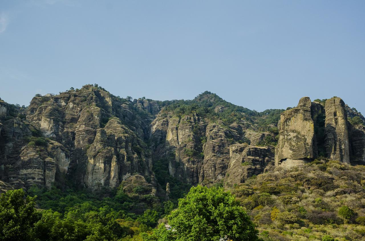 La Piramide Del Tepozteco Hotel Тепоцтлан Екстериор снимка